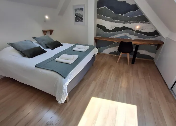 Апартаменти Spacieux Centre Parking Prive