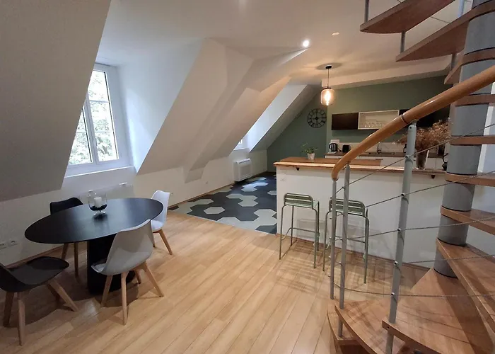 Spacieux Centre Parking Prive Апартаменти